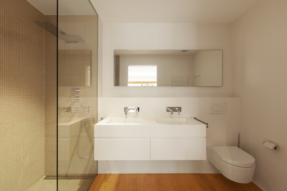 ¿Se puede poner parquet en el baño?