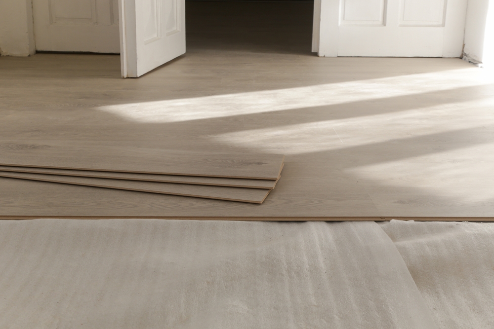 suelo laminado o vinílico